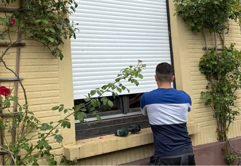 Nouveau volet manuel en aluminium installé à Watermael-Boitsfort par Vandernoot Volet