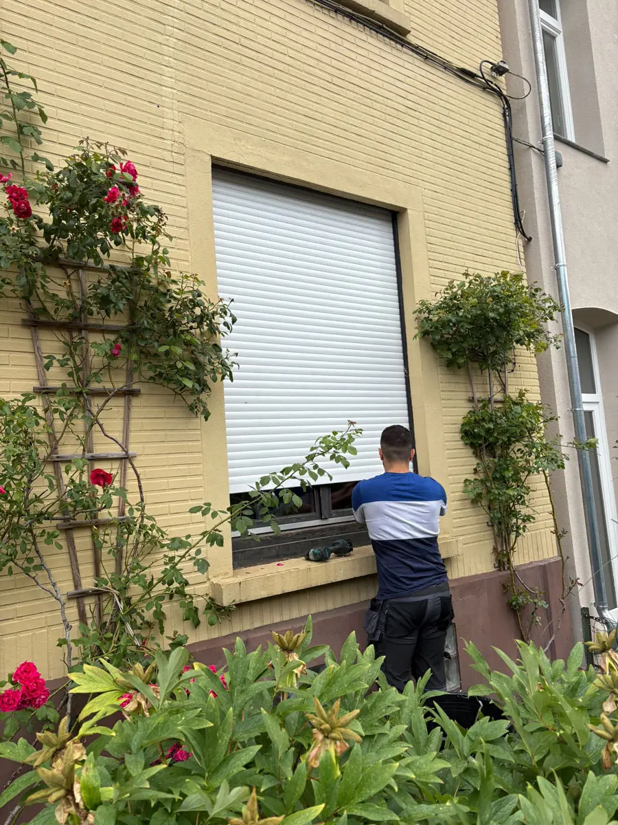 Nouveau volet manuel en aluminium installé à Watermael-Boitsfort par Vandernoot Volet